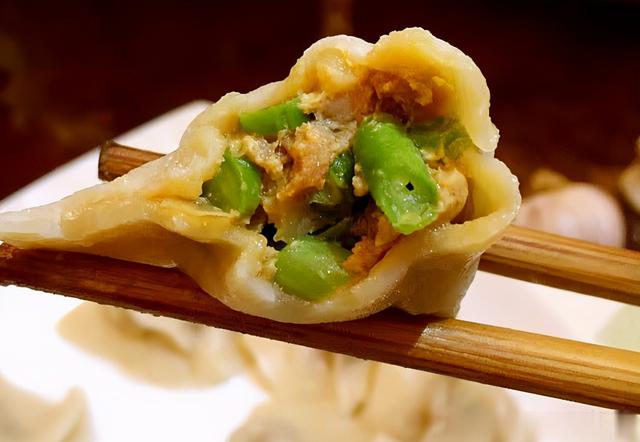 肉餡餃子怎么調(diào)餡好吃（廚師教你“1鹽2水3油”）(8)